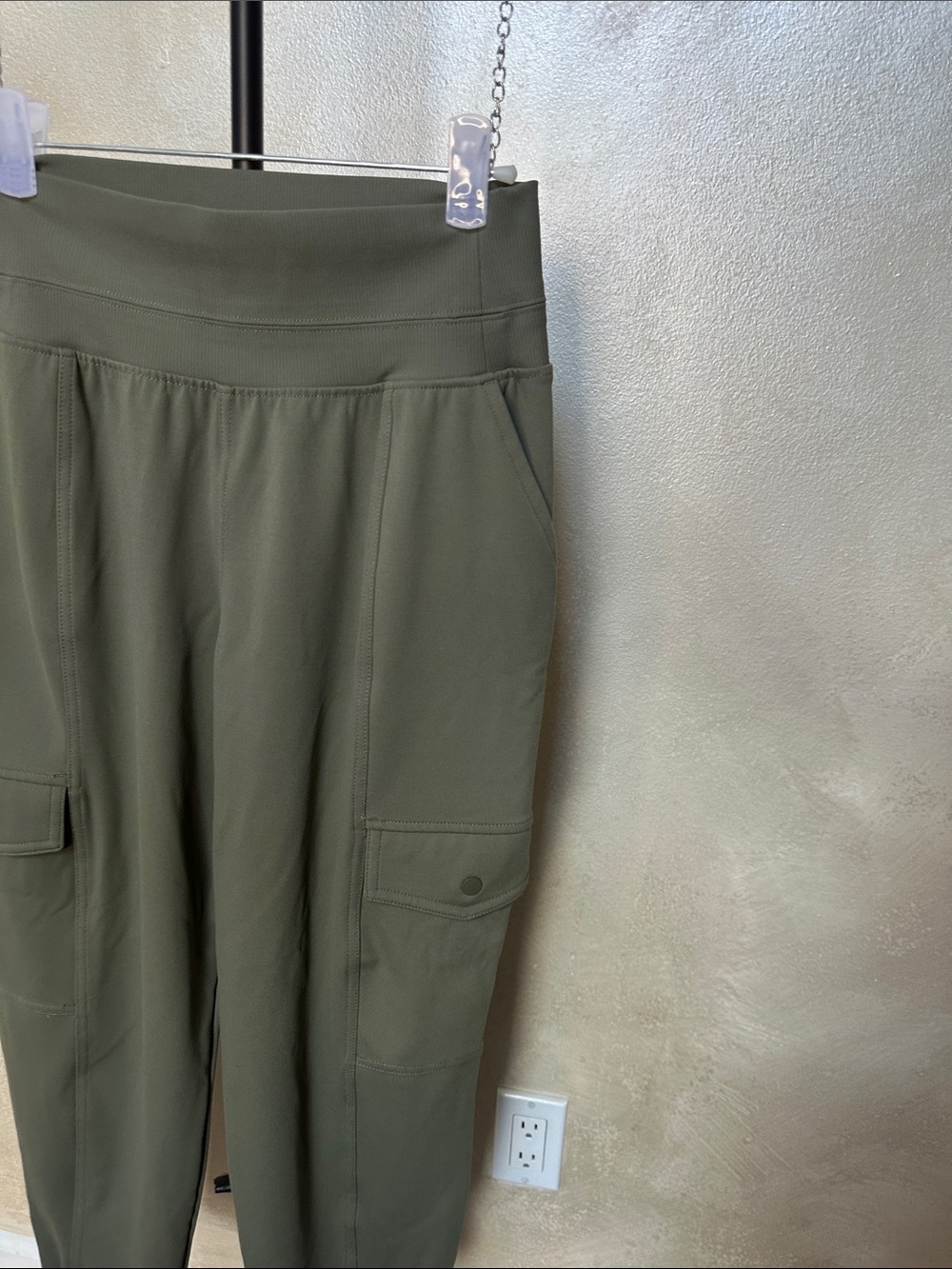 Athleta Venice High Rise Cargo Jogger sizeMedium - Picture 5 of 10